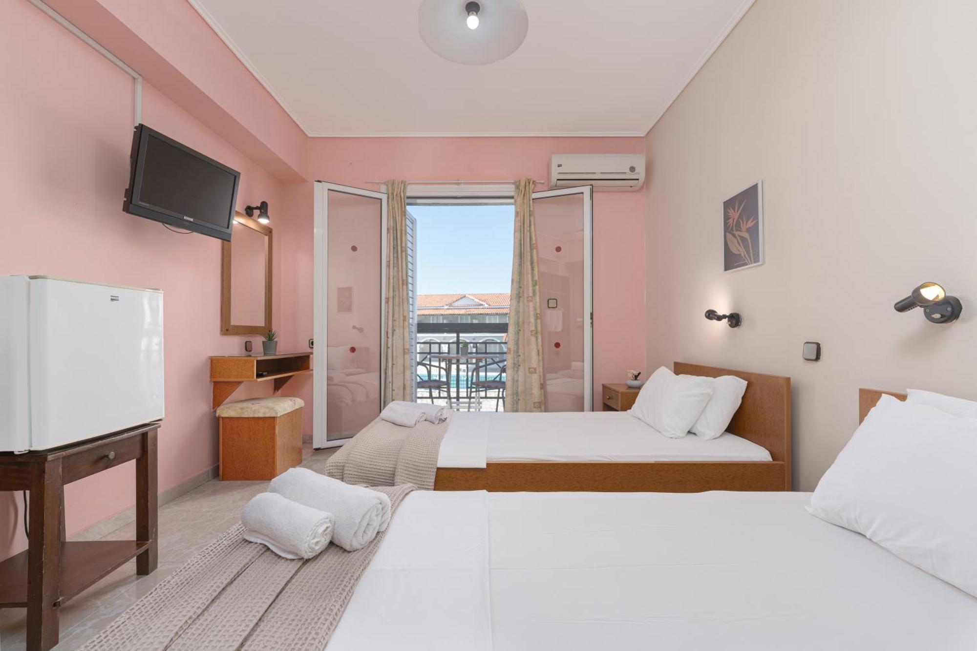 Hotel Aura Laganász Kültér fotó